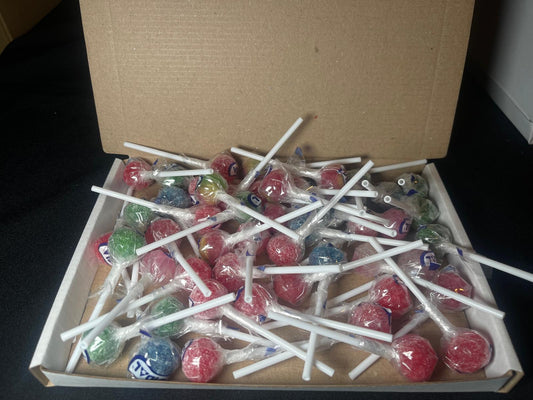 50 Vidal Lollipops Postal Box - Variety of Flavours Strawberry and Cream, Tongue Painter, Blue Raspberry, Traffic Light and Assorted Fruit